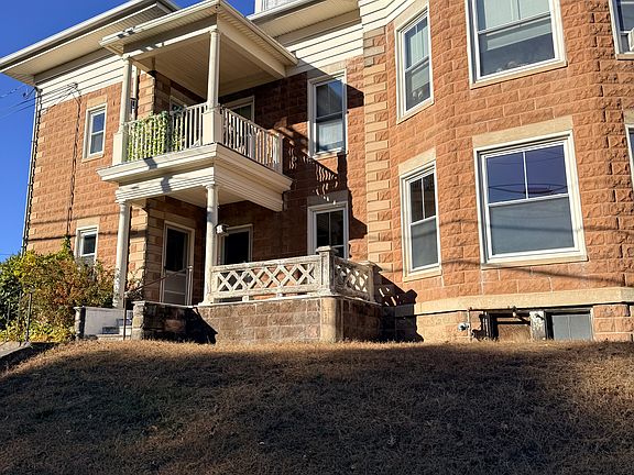 2nd image of 18 Mast Rd #1