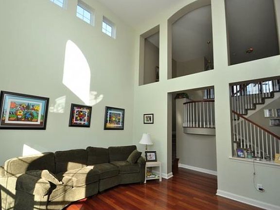 3rd image of 851 Ramblewood Dr