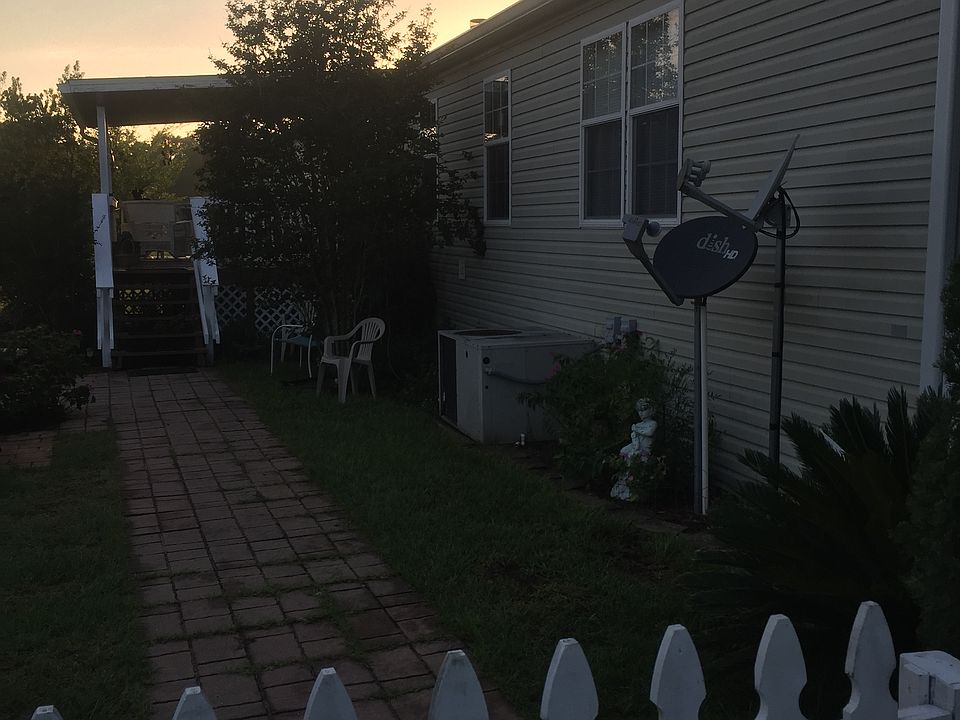 1st image of 538 SW Clayton Ln