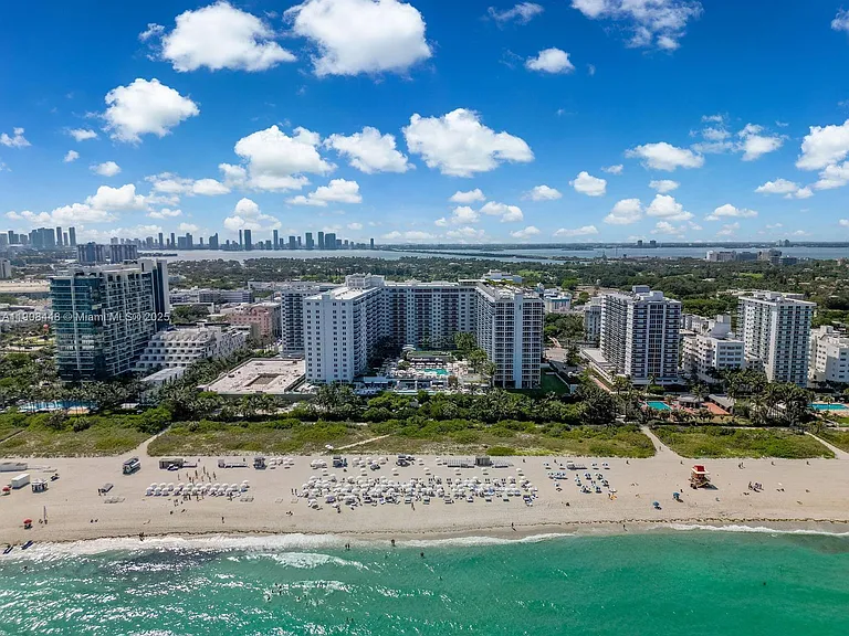 2301 Collins Ave #1525 — Photo 31