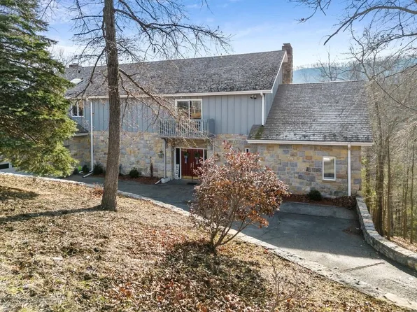 923 Hermosa Dr, Pulaski, VA 24301