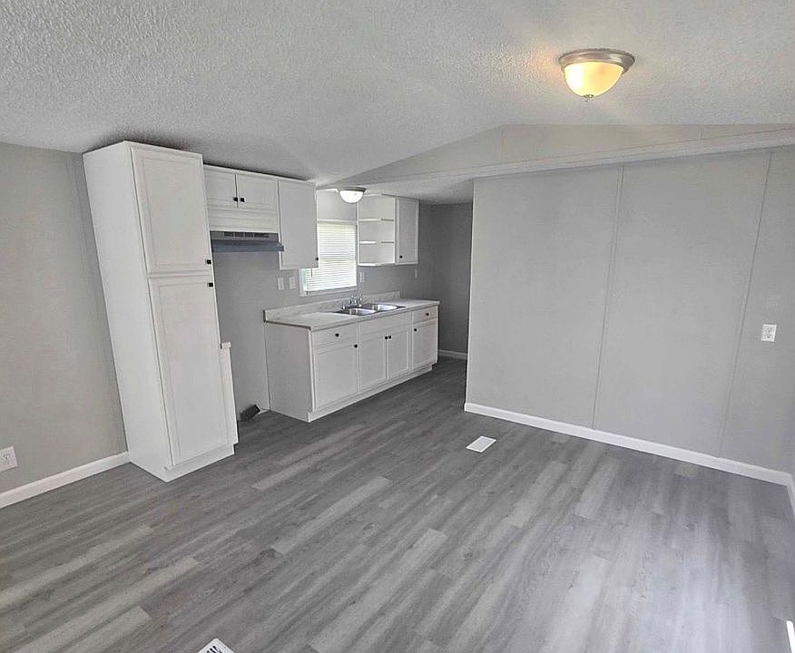 1st image of 220 Monday Rd
