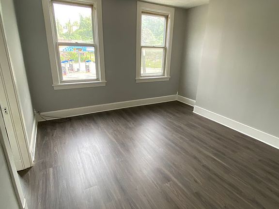 5th image of 2332 Laplace St #2