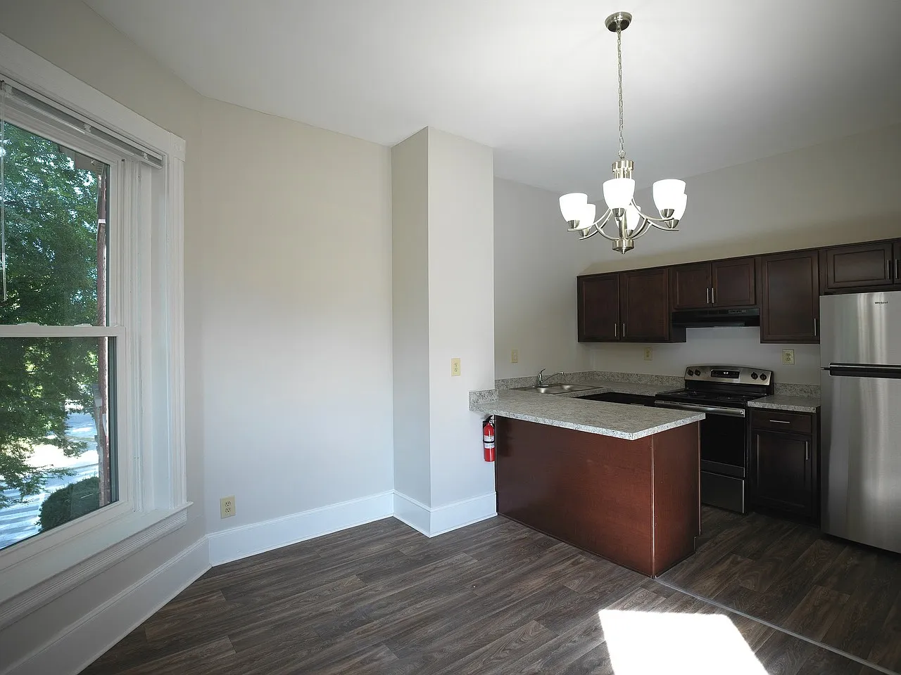 2 bed, $999 — Photo 4
