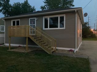 100 Toneff Dr, Elk Run Heights, IA 50707