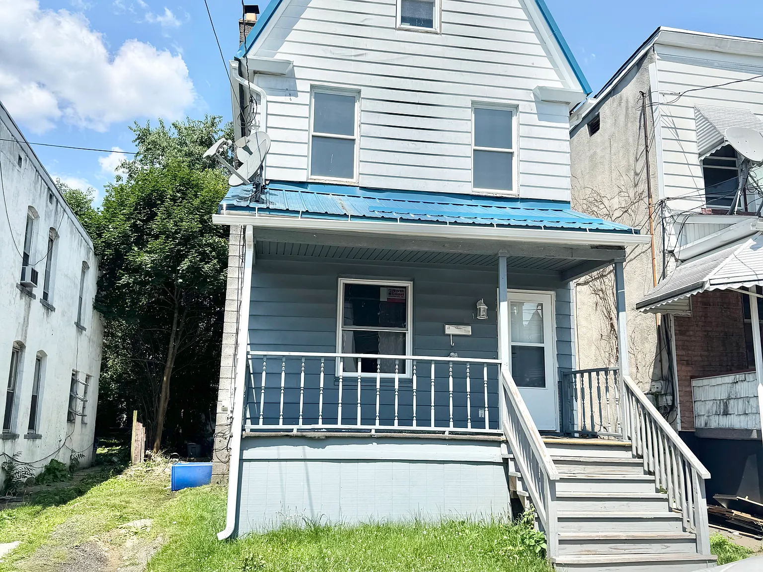 3 bed, 1200 sqft, $1,450 — Photo 1