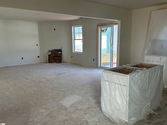 4th image of 5031 Sunnycreek Dr