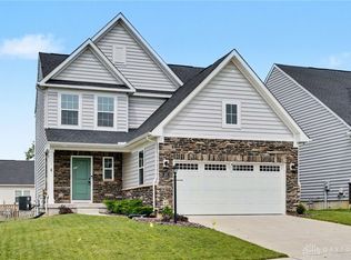 157 Cresting Rd, Fairborn, OH 45324