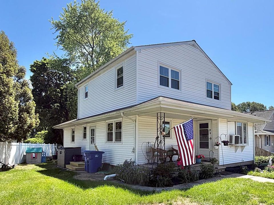 1st image of 130 Kinsman Rd