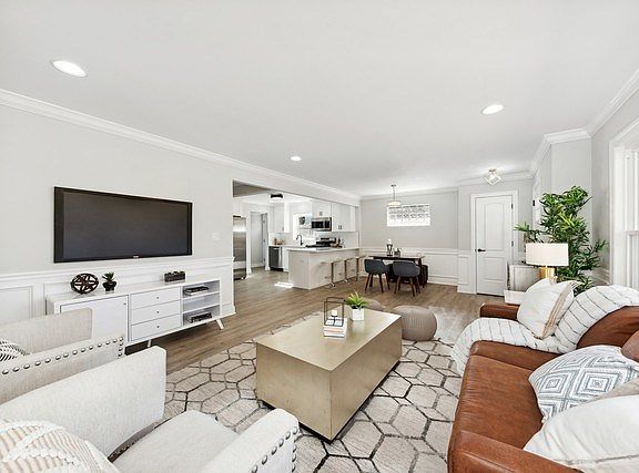 3rd image of 9424 Oketo Ave