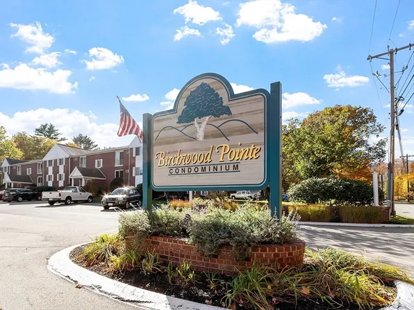 21 Clarks Rd APT 203, Amesbury, MA 01913