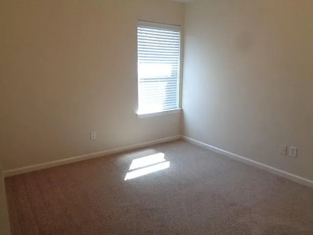 19021 Hammer Ln — Photo 10
