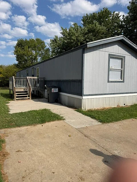 300 Lake Rd #7