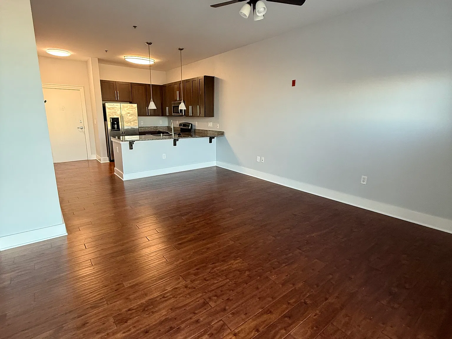 2 bed, 850 sqft, $2,000 — Photo 3