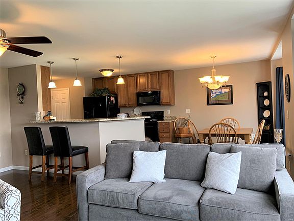 4th image of 6847 Hampshire Ct