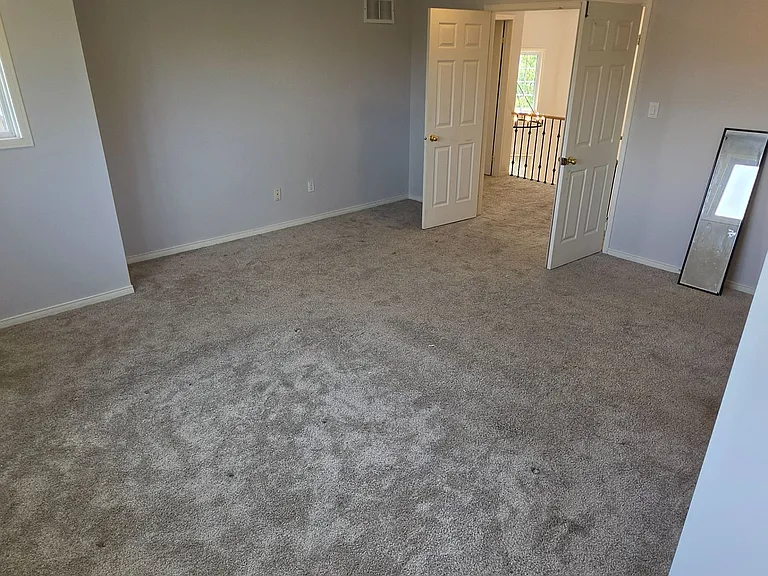 39 Pogson Dr — Photo 18