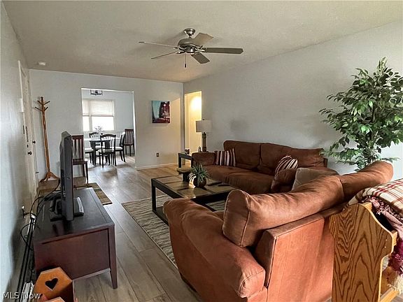 4th image of 7380 Eisenhower Dr Unit 6