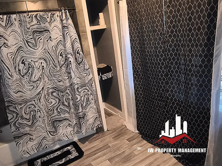 2483 Vandale Ave — Photo 11