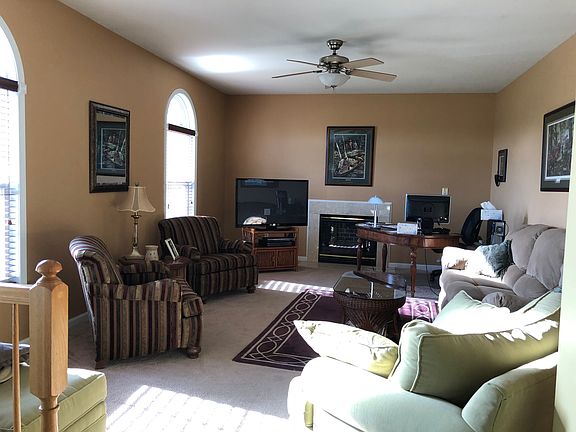3rd image of 30 Sylvia Cir