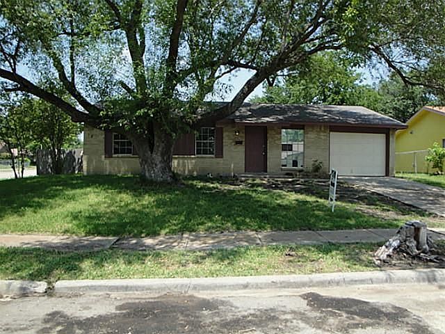 1st image of 3902 Cambridge Dr