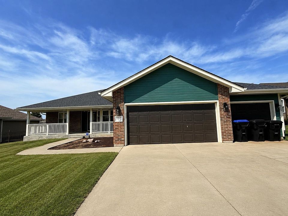 1st image of 4513 SW Lakeside Dr