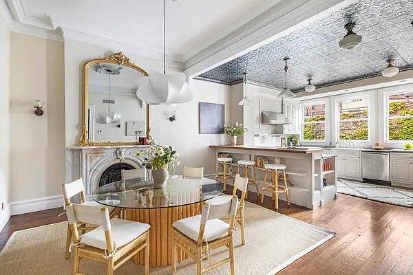 Sold by Compass | media 7