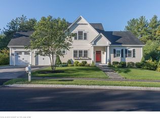 4 Mussel Cove Ln, Falmouth, ME 04105