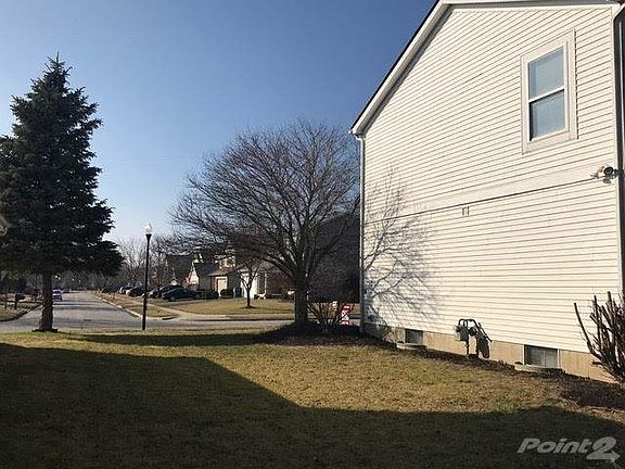 3rd image of 866 Thornview Dr