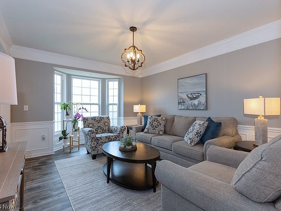 5th image of 2383 Becket Cir