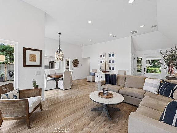 4th image of 7 E Yale Loop