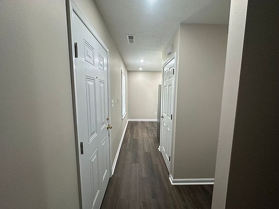 2nd image of 146-152 Oakwood Dr #148