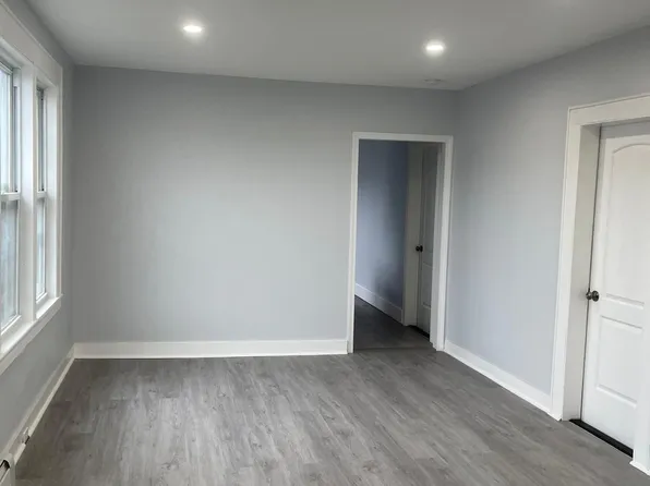 223 Spring St, Bridgeport, CT 06608