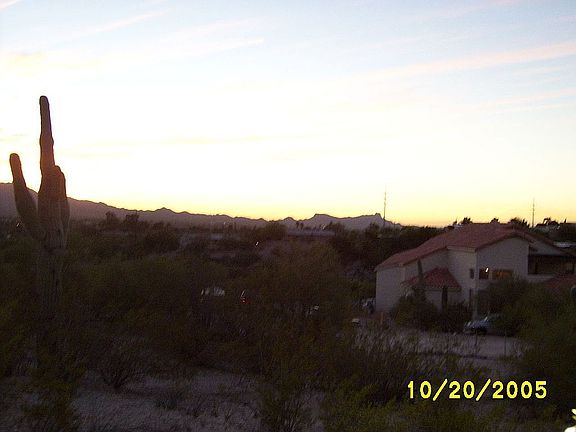 2nd image of 910 W Cresta Loma Dr
