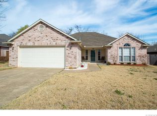 220 W Birmingham St, Broken Arrow, OK 74011