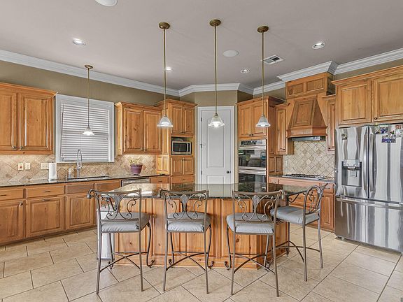 4th image of 18053 Webb Rd