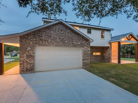 5th image of 2425 Greenwood Dr