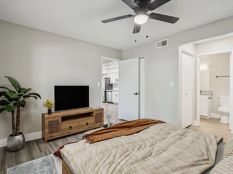Sunrise in Chandler Apartments — Photo 59