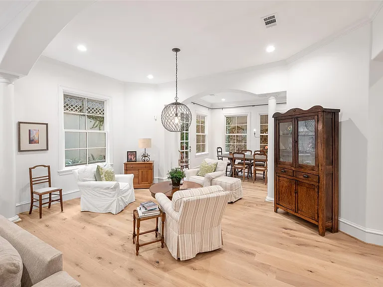 1235 Wynden Oaks Garden Dr — Photo 7