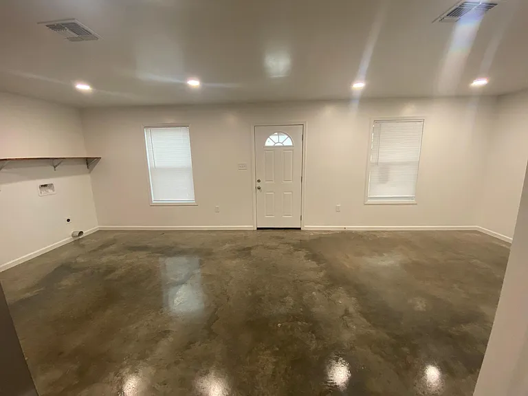 105 S Refinery St — Photo 19