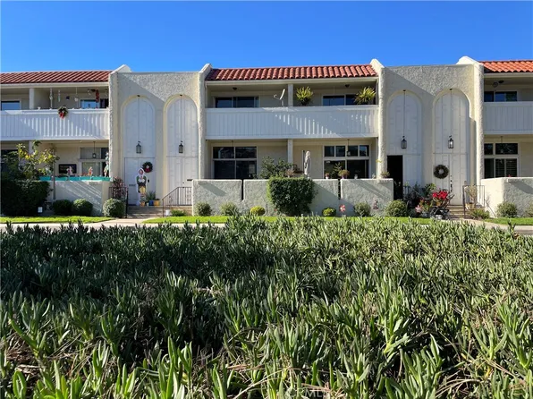 207 Valley Dr, Hermosa Beach, CA 90254