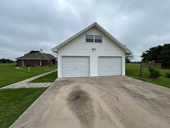 4th image of 6100 Whitetail Ln