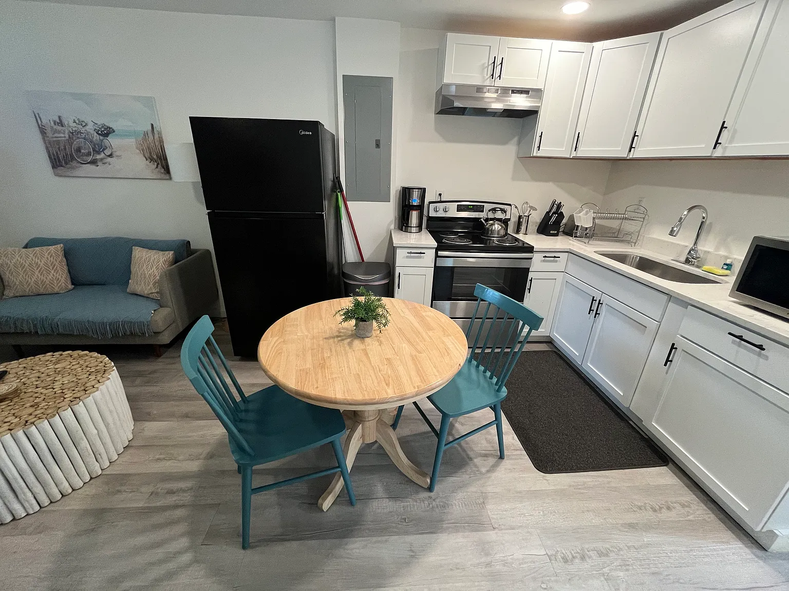 2 bed, $2,100 — Photo 2