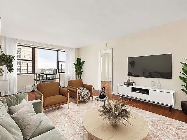 10420 Queens Blvd #9V