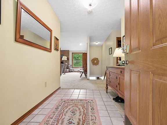3rd image of 1525 Cole Rd
