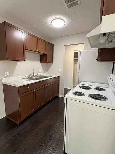 Johnson Parkway Apartments Photo 1