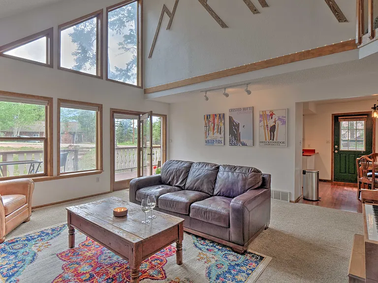 320 E Gunnison Ave — Photo 8