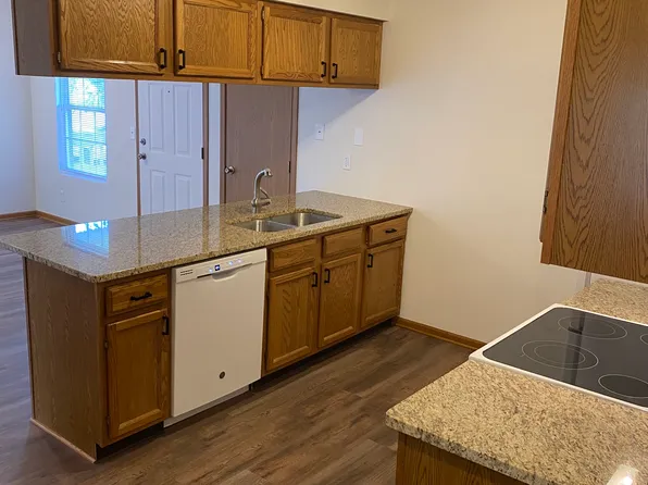 5674 Tall Pines Pkwy APT 2, Roscoe, IL 61073