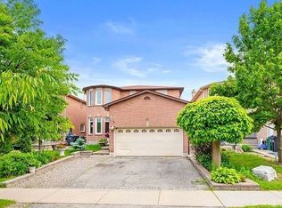 31 Castlehill Rd, Brampton, ON L6X4E3