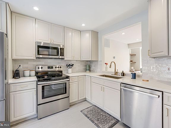 4th image of 5614 Stillwater Ct