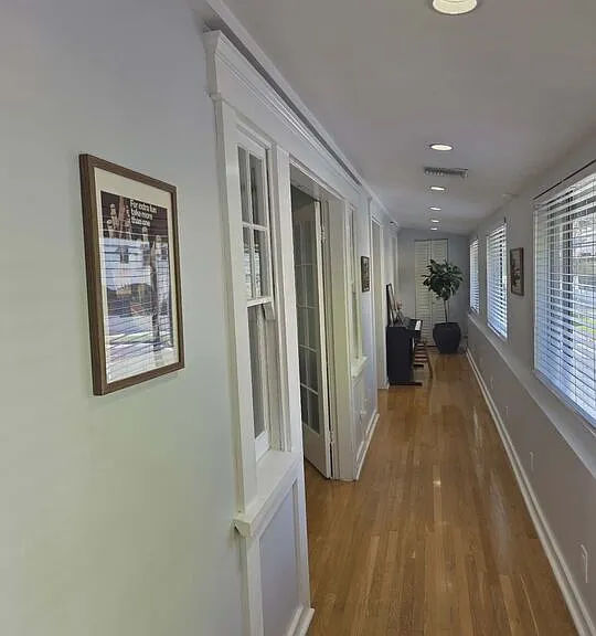 2122 N Hillhurst Ave — Photo 9